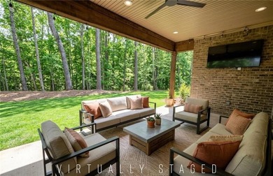 Better than new! Perfectly situated on a quiet cul-de-sac lot & - photo 3