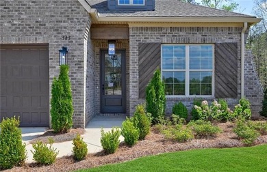 Better than new! Perfectly situated on a quiet cul-de-sac lot & - photo 4