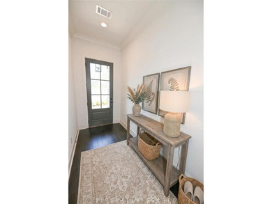 Better than new! Perfectly situated on a quiet cul-de-sac lot & - photo 5