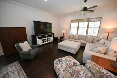 Better than new! Perfectly situated on a quiet cul-de-sac lot & - photo 6