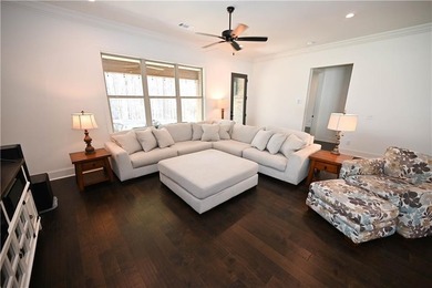 Better than new! Perfectly situated on a quiet cul-de-sac lot & - photo 8