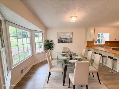 Welcome home to this charming home Featuring an inviting - photo 5