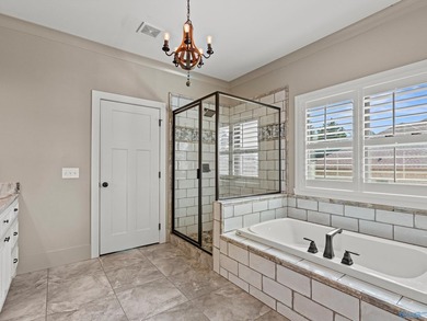 Stunning Sycamore Cove home inside Guntersville city limits - photo 13