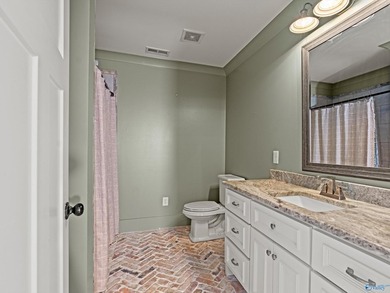 Stunning Sycamore Cove home inside Guntersville city limits - photo 20