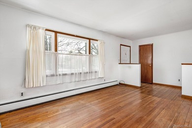 Opportunity knocks in Bellport just outside the Village! This - photo 5