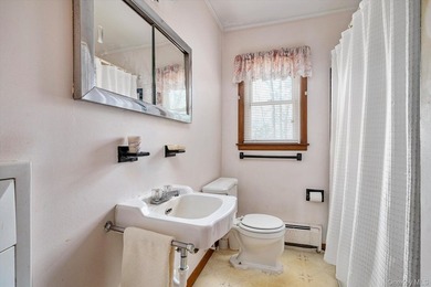 Opportunity knocks in Bellport just outside the Village! This - photo 6