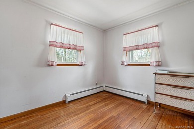 Opportunity knocks in Bellport just outside the Village! This - photo 8