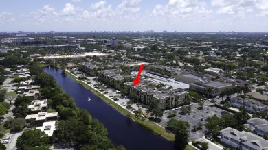 Lake Condo For Sale in Palm Beach Gardens, Florida