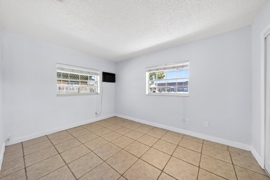 Income-producing duplex in a high-demand Oakland Park location - photo 12