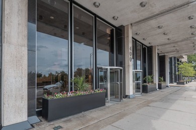 Enjoy lake views from this spacious 860 sq. ft. 1-bedroom condo - photo 2