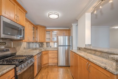 Enjoy lake views from this spacious 860 sq. ft. 1-bedroom condo - photo 6
