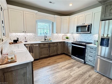 Lake Louise Home For Sale in Roaring Gap North Carolina