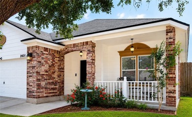 Welcome home to this beautifully maintained 3-bedroom, 2-bath - photo 3