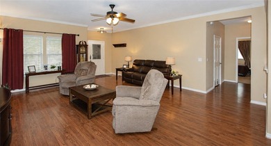 Welcome home to this beautifully maintained 3-bedroom, 2-bath - photo 5