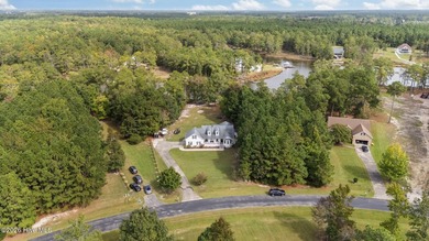 *** HUGE PRICE REDUCTION***A rare find: a waterfront home that's - photo 6