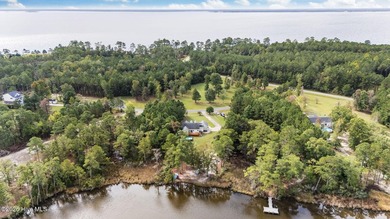*** HUGE PRICE REDUCTION***A rare find: a waterfront home that's - photo 8