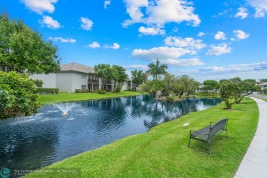 Lake Condo For Sale in Boynton Beach, Florida