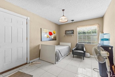 INVESTOR SPECIAL! SPACIOUS LOT, OVERSIZED GATED SIDE YARD & - photo 12