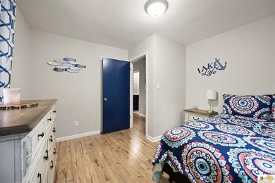 Lake House Retreat - Fully Furnished & Move-In Ready! Enjoy the - photo 14