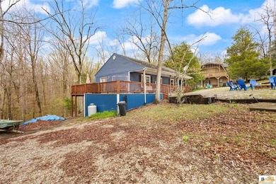 Lake House Retreat - Fully Furnished & Move-In Ready! Enjoy the - photo 18