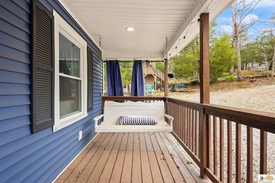 Lake House Retreat - Fully Furnished & Move-In Ready! Enjoy the - photo 22