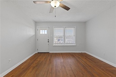 Cute coastal cottage ready for new owners!! Home has original - photo 3