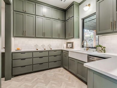 Completed in 2025, this exceptional custom lake home in the - photo 15