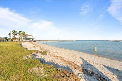 Nestled among Rockport's iconic, wind-sculpted live oak trees - photo 8