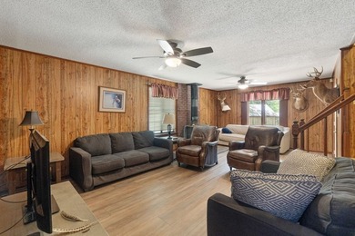 Location location location!!! Charming 4BR/2BA country home - photo 13