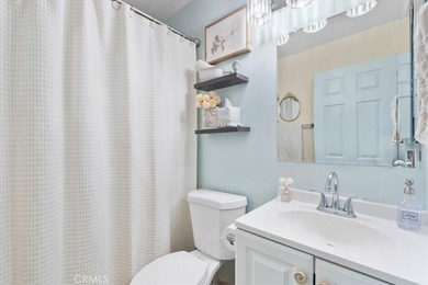 Beautiful move-in ready 2-bedroom, 2-bathroom first-floor condo - photo 16