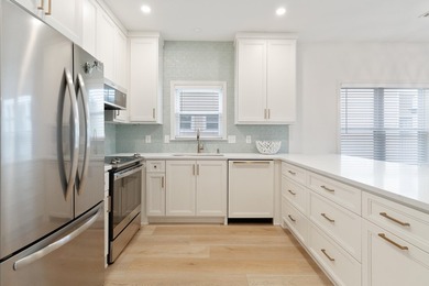 Turn-key, fully furnished coastal retreat in the highly - photo 20