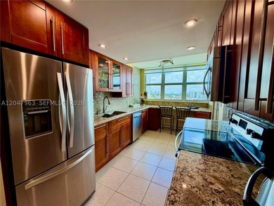 Welcome home to this spacious, and amazing 1/1.5 with water - photo 23