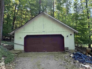 Charming Walloon Peninsula Fixer-Upper with Protected Privacy & - photo 3