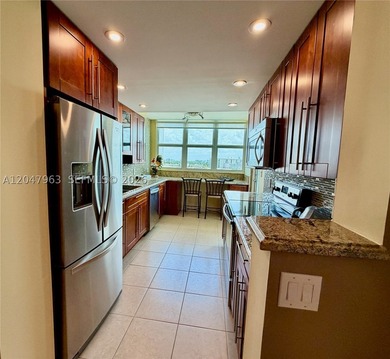 Welcome home to this spacious, and amazing 1/1.5 with water - photo 24