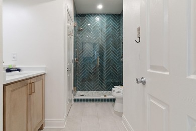 Turn-key, fully furnished coastal retreat in the highly - photo 28