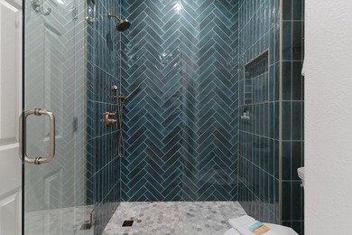 Turn-key, fully furnished coastal retreat in the highly - photo 29