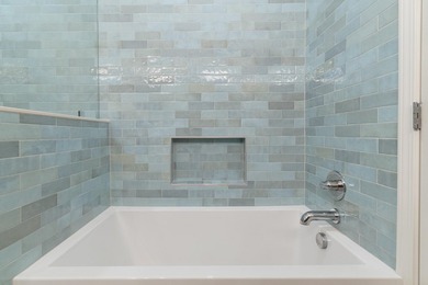 Turn-key, fully furnished coastal retreat in the highly - photo 38