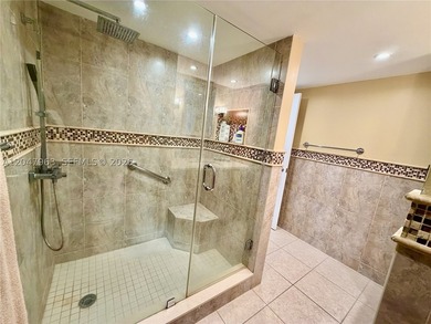 Welcome home to this spacious, and amazing 1/1.5 with water - photo 39