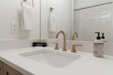Turn-key, fully furnished coastal retreat in the highly - photo 41