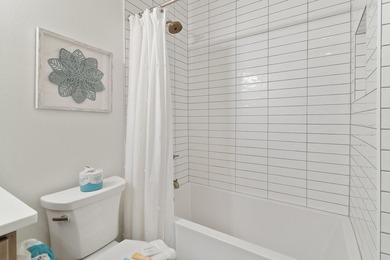 Turn-key, fully furnished coastal retreat in the highly - photo 42