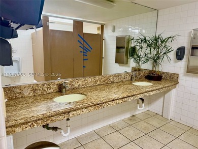 Welcome home to this spacious, and amazing 1/1.5 with water - photo 50