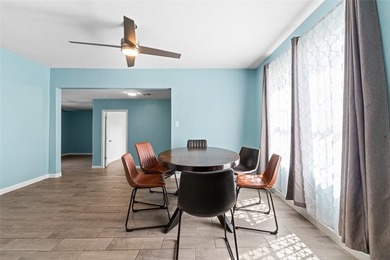 Situated on a spacious 0.31-acre lot in Flour Bluff, this - photo 5