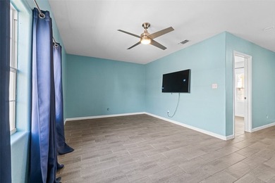 Situated on a spacious 0.31-acre lot in Flour Bluff, this - photo 9