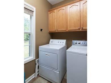 Great 2 level home on over 2 acres of land in the beautiful - photo 11