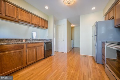 Huge $15k price reduction! Beautiful, Victorian style home in - photo 14