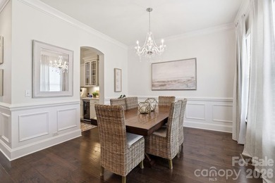 Impressive 5 Bedroom Home on Springfield Golf Course in a - photo 5