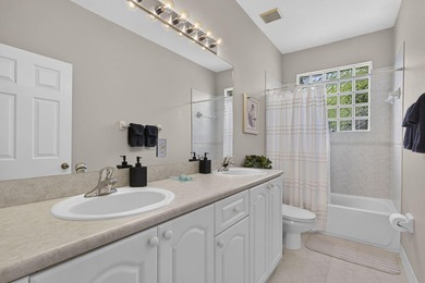 Welcome to this beautifully maintained 4-bedroom, 3.5-bath home - photo 34