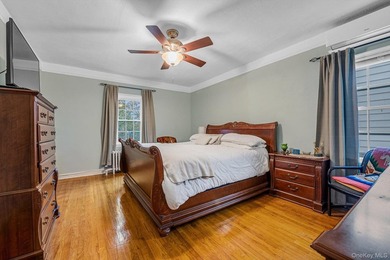 Beautiful Detached Colonial Single Family Home in Prime Bayside - photo 7