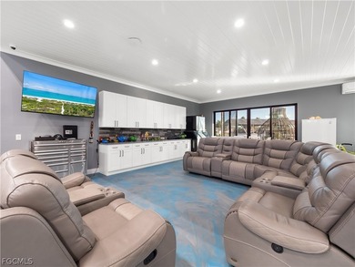Introducing a truly one-of-a-kind waterfront compound where - photo 38