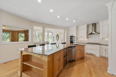 This beautifully maintained soft contemporary home offers luxury - photo 9